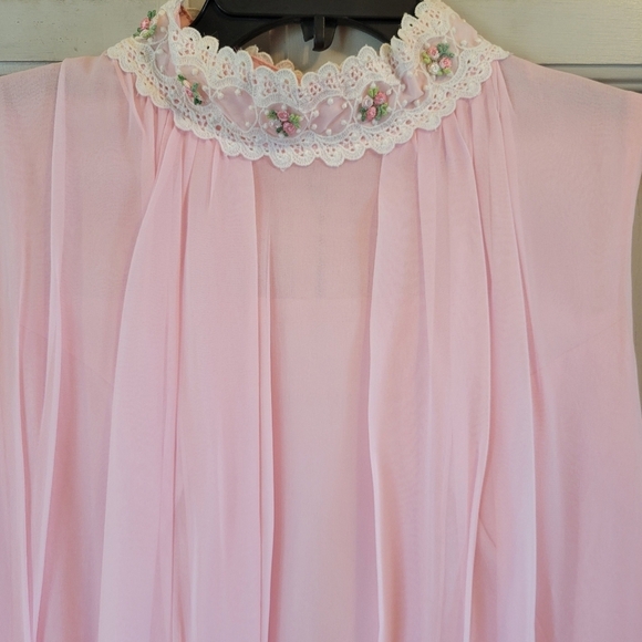 Vintage Pink Chiffon Flowy Full Length High Neck Dainty Floral Lace Collar Dress - Picture 3 of 9